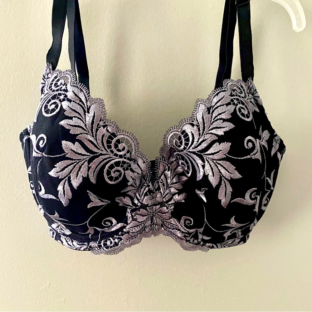 New Soma 32DD  Black and White Floral Lace Bra New w Tags